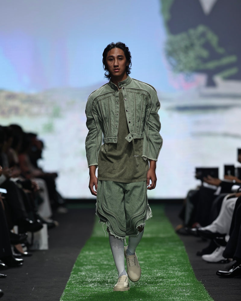 Look 3