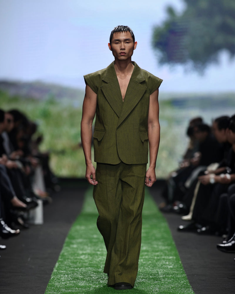 Look 10